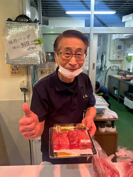 Tsukiji Market Street Food Tour photo 3